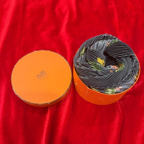 HERMES PLISSE SCARF DARK BLUE/GRAY BLUE GREEN PINK GOLD MEDIUM TO LARGE - Picture 11 of 14